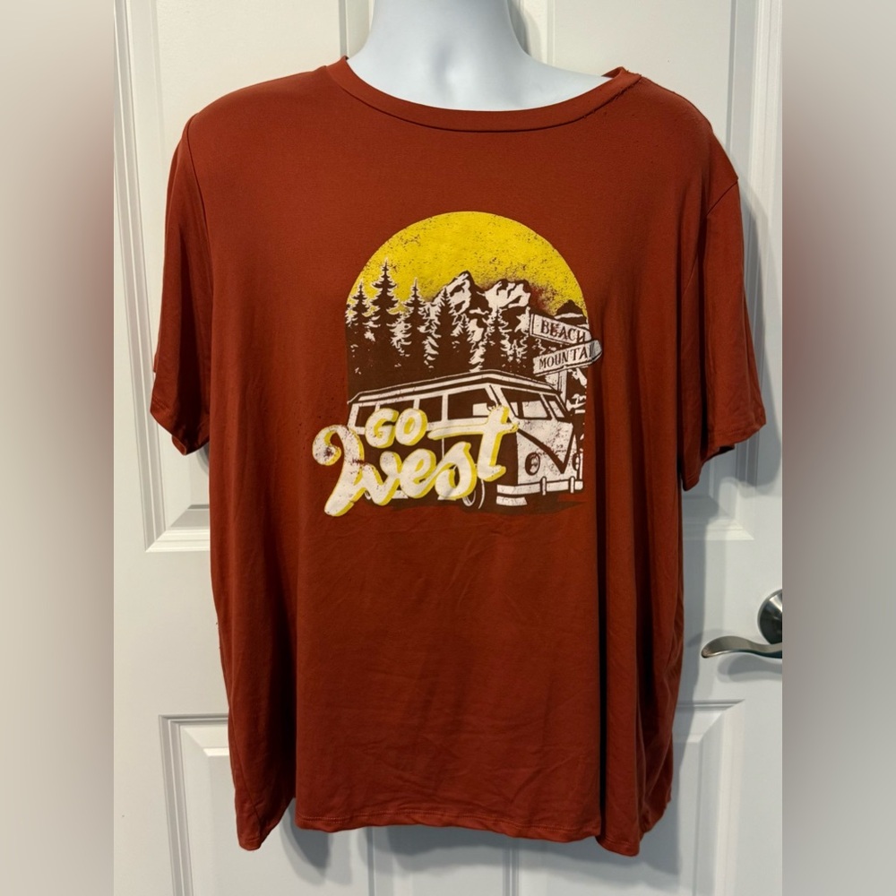 Polagram Rust Graphic Tee with Yellow Design